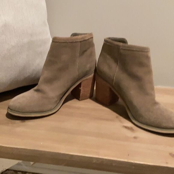Urban outfitters used perfect condition - Picture 2 of 5